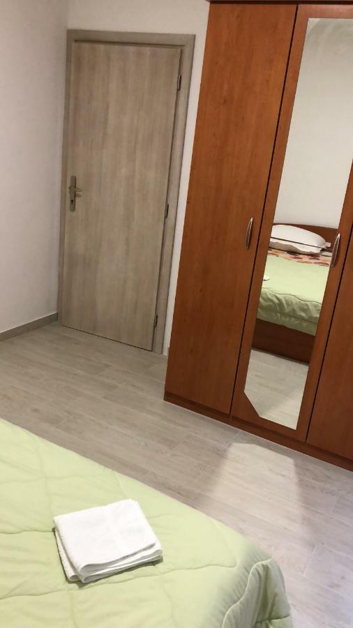 Apartmans And Rooms "Slavica" نوفاليا المظهر الخارجي الصورة