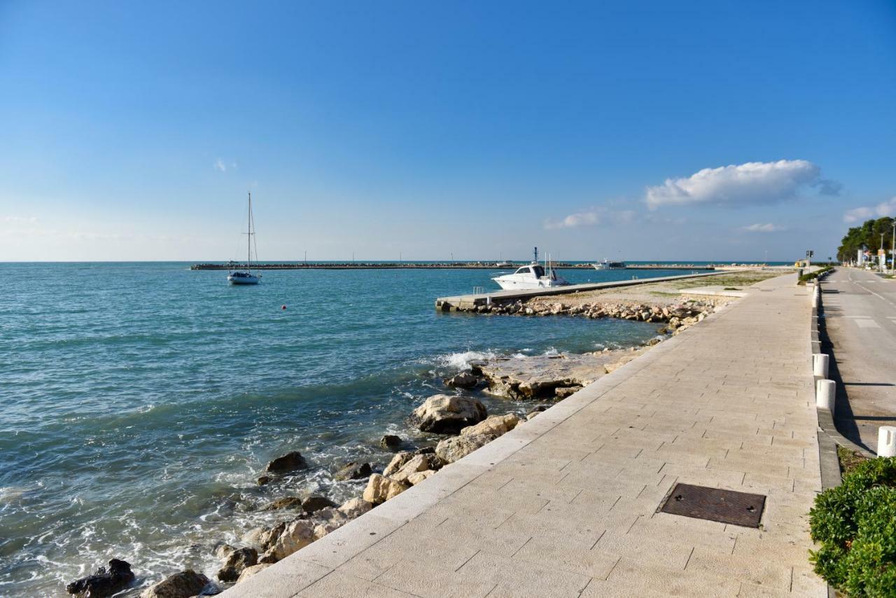 Apartmans And Rooms "Slavica" نوفاليا المظهر الخارجي الصورة