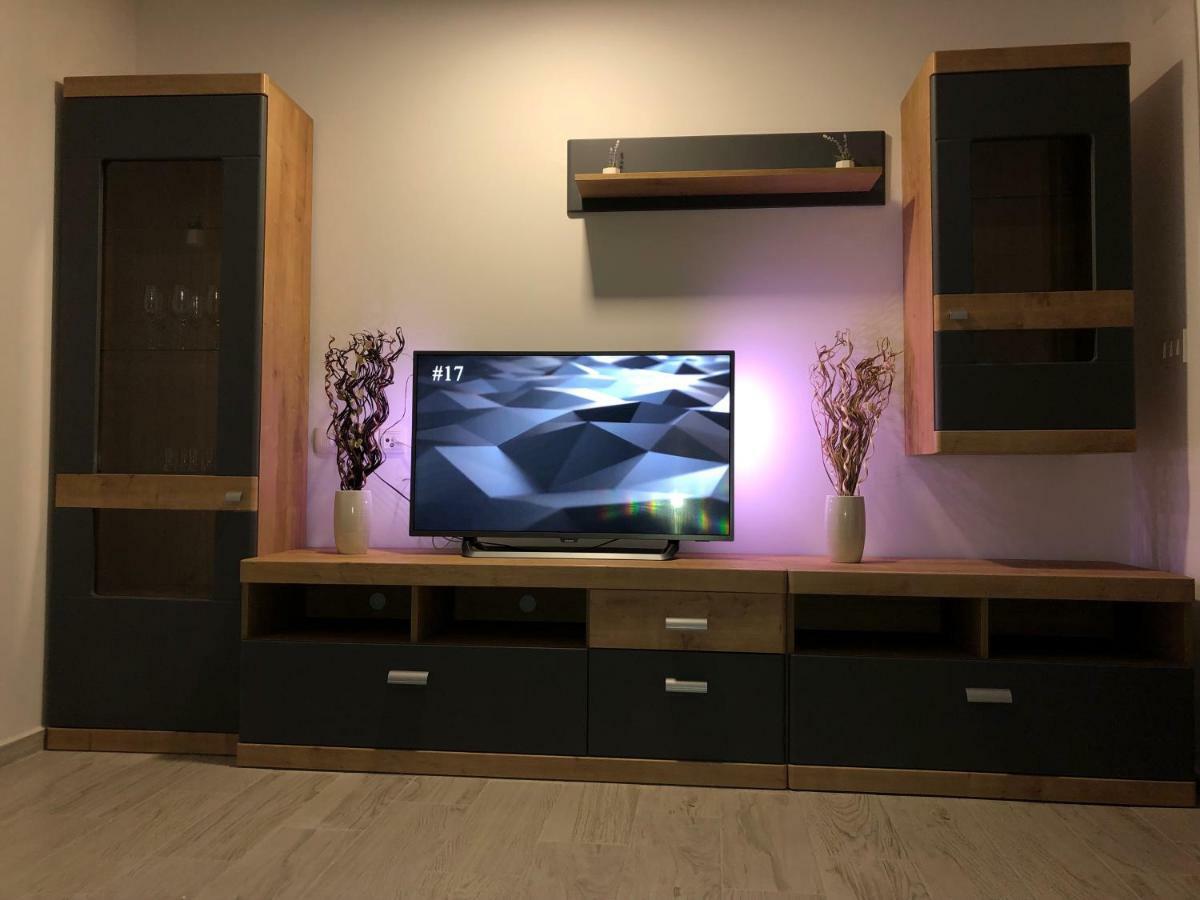 Apartmans And Rooms "Slavica" نوفاليا المظهر الخارجي الصورة