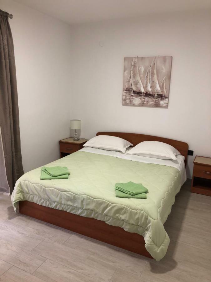 Apartmans And Rooms "Slavica" نوفاليا المظهر الخارجي الصورة